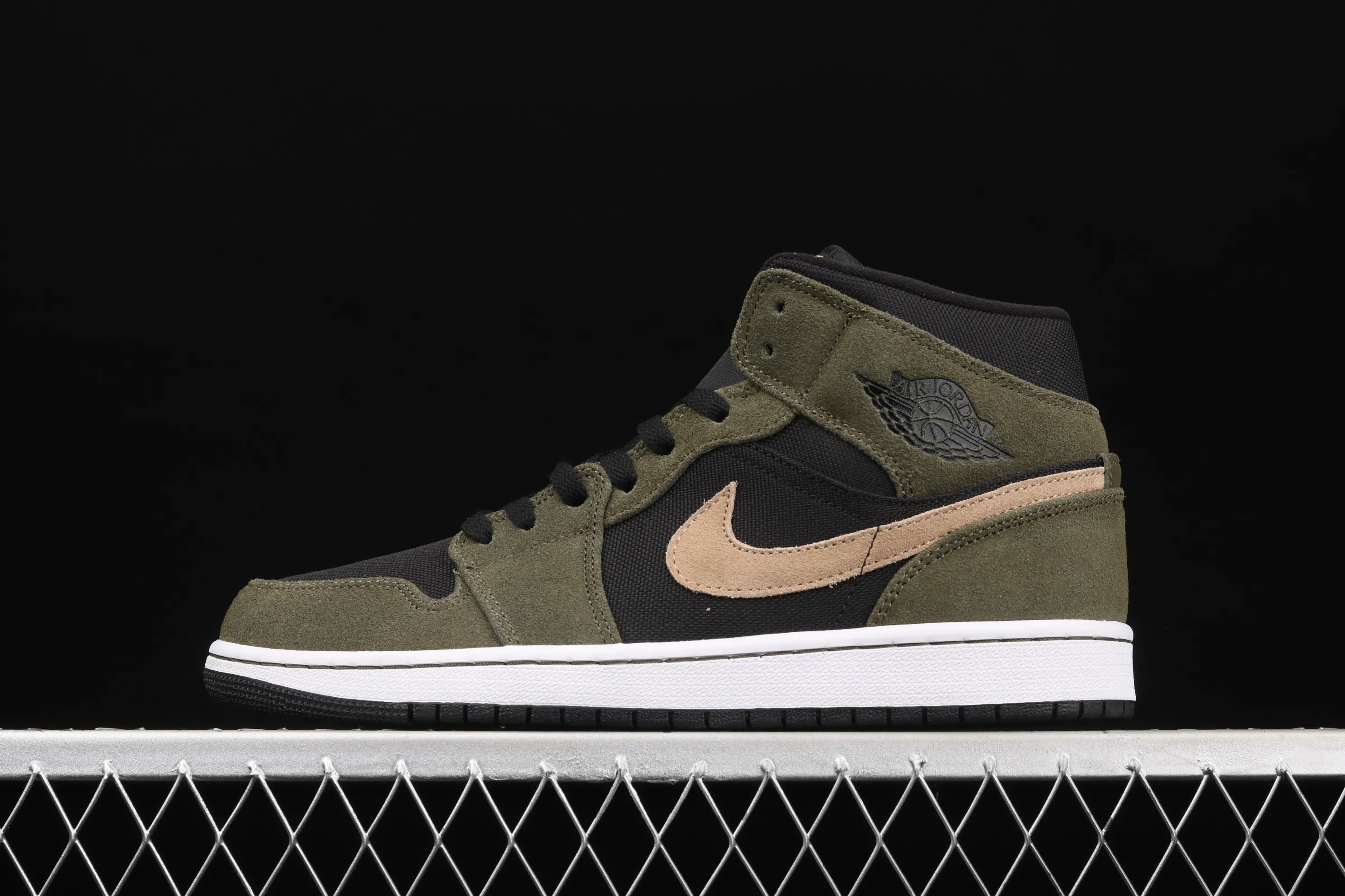 All Categories Air Jordan Jordan Series Basketball Shoes Air Jordan 1 Mid Air Jordan 1 Mid AJ1 Joe 1 Army Green Mid-top Versatile Casual Sports Shoes BQ6472-030